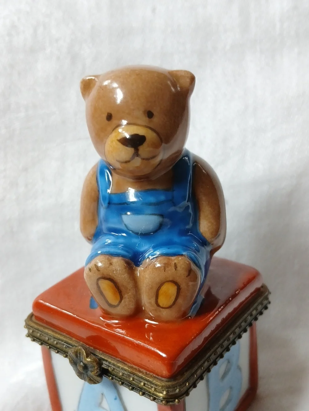 Small Porcelain Hinged Trinket Box With Teddy Bear Sitting On Alphabet Block 3